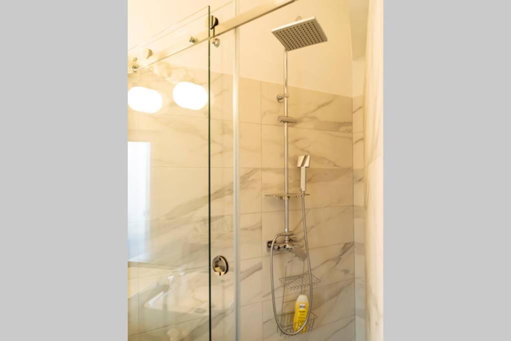 La Dame Bleue Apartment บูคาเรสต์ ภายนอก รูปภาพ